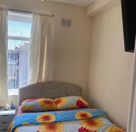 בית מלון כפרי Crosby