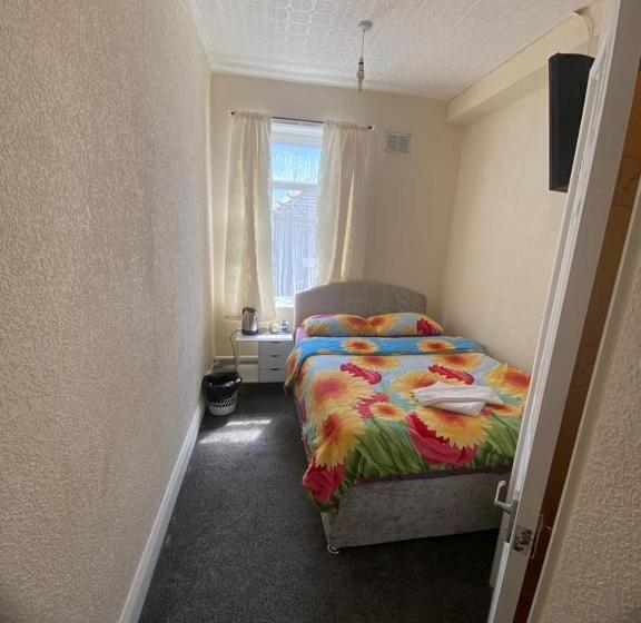 בית מלון כפרי Crosby