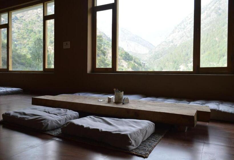 ホテル Tirthan Valley House Of Sharon