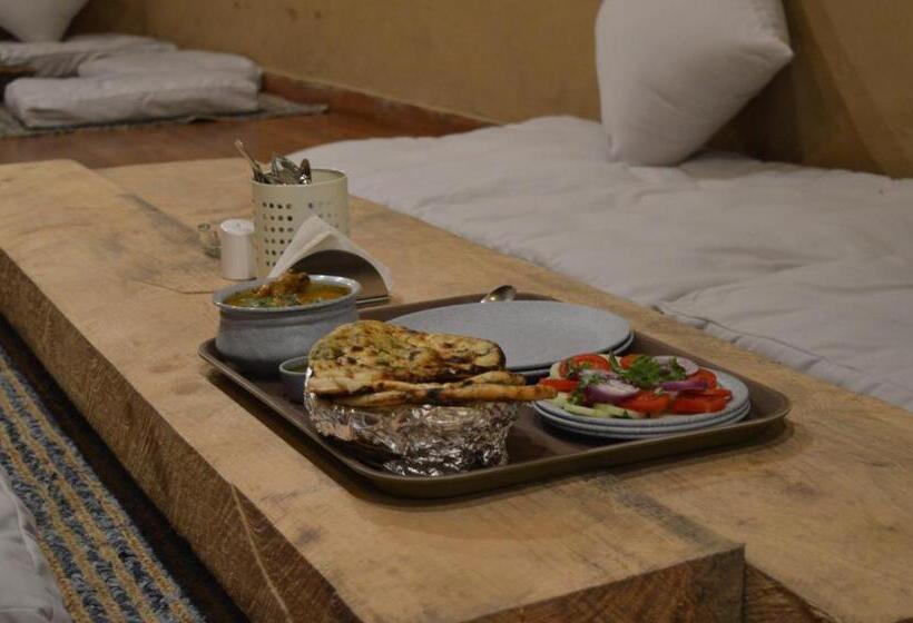 ホテル Tirthan Valley House Of Sharon