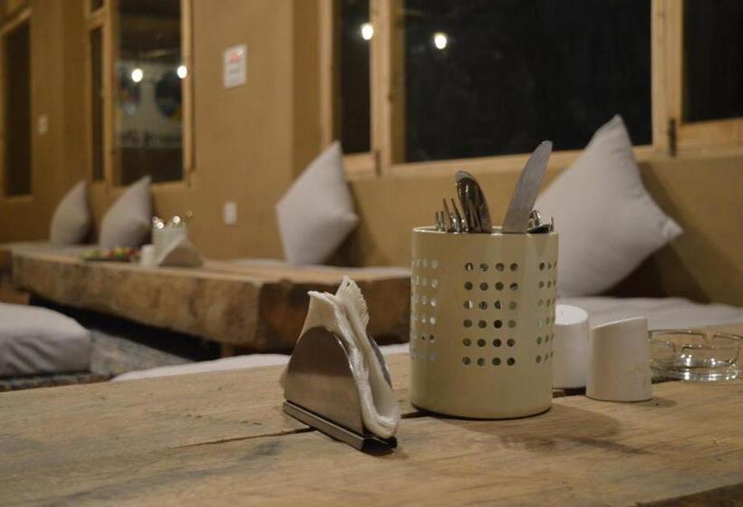 ホテル Tirthan Valley House Of Sharon