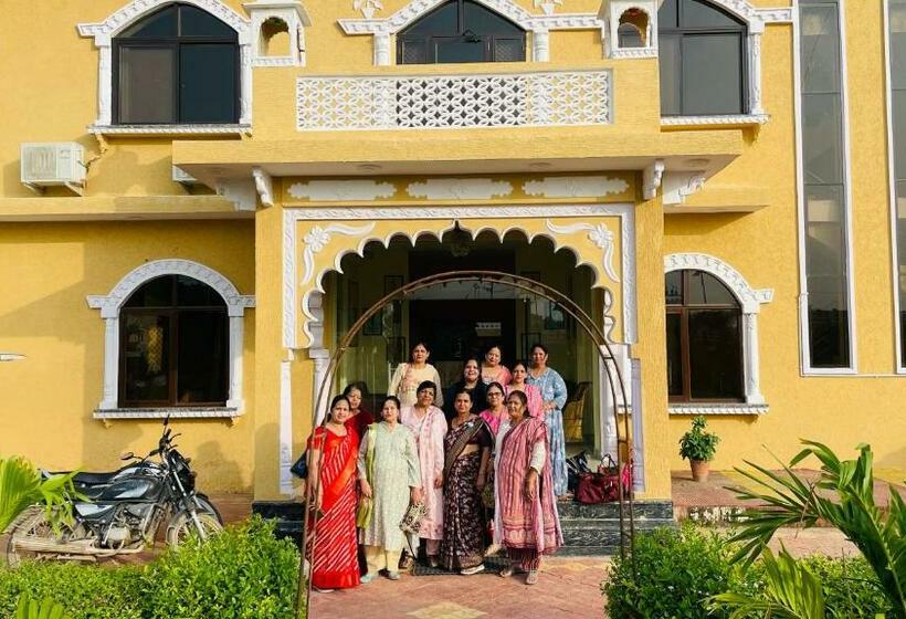 Отель L S Haveli