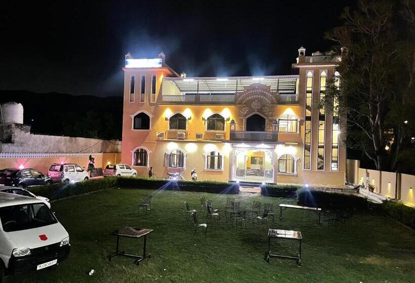 Отель L S Haveli