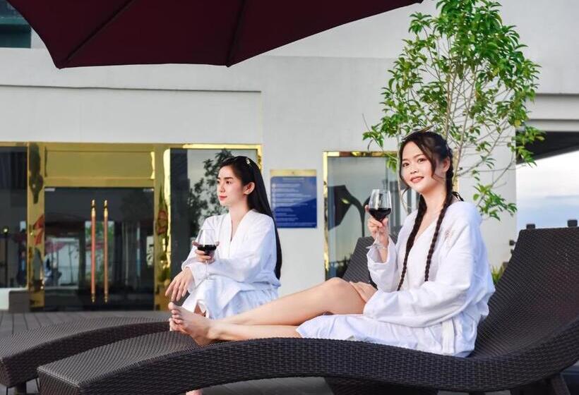 בית מלון כפרי Landmark Vientiane Life Center