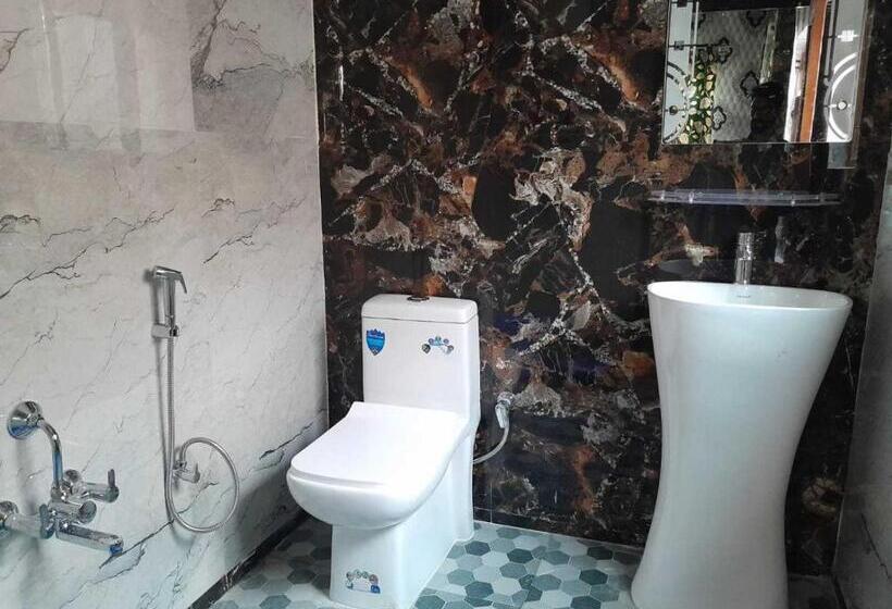 فندق O Bareen Home Stay