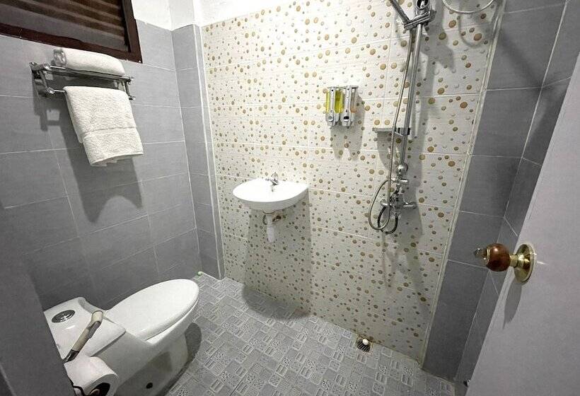 בית מלון כפרי Oyo 92586 Happy 777