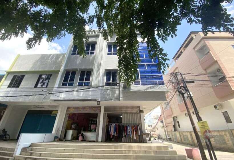 בית מלון כפרי Oyo 92586 Happy 777