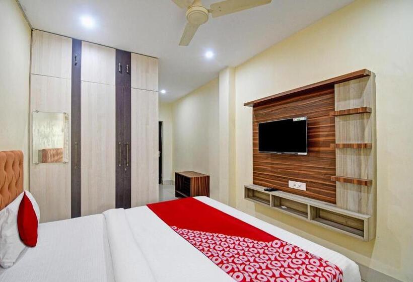 בית מלון כפרי Oyo Flagship 81356 Mahavir Galaxy