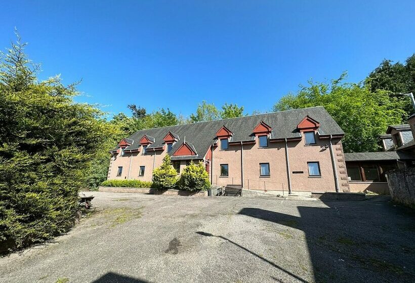 Отель Oyo Mackay S Travel Lodge