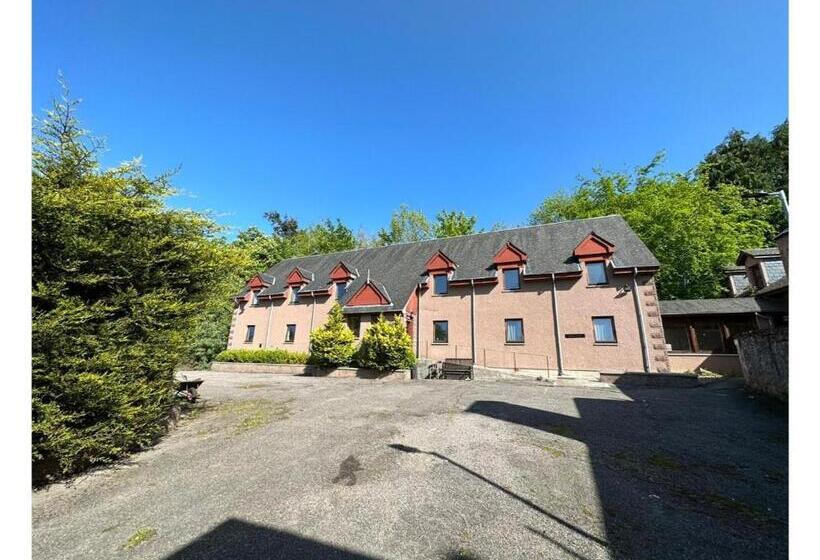 Отель Oyo Mackay S Travel Lodge