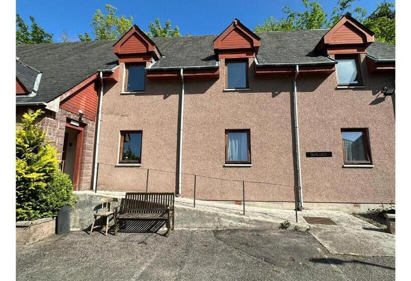 Отель Oyo Mackay S Travel Lodge