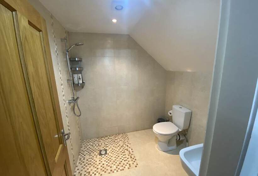 Отель Rostrevor Valley House  Mountainside Hot Tub View