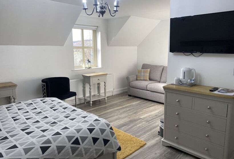 Отель Rostrevor Valley House  Mountainside Hot Tub View