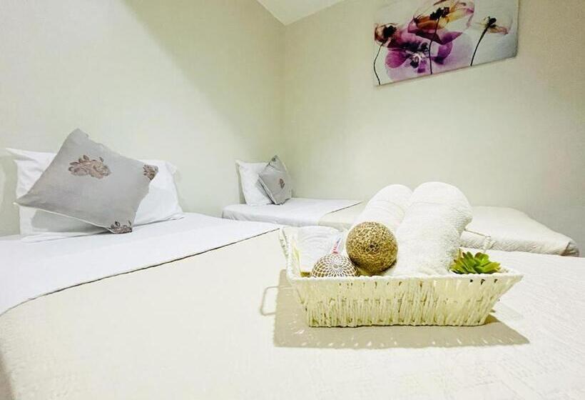 בית מלון כפרי Salinas Suites