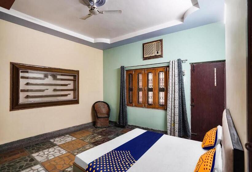 ホテル Spot On 81374 Blue Moon