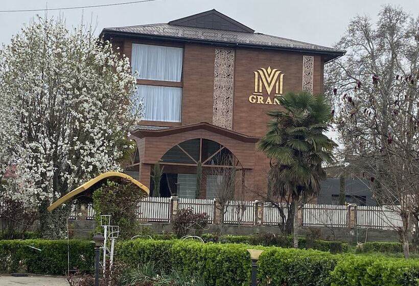 Hotel Welcomheritage Grand, Srinagar