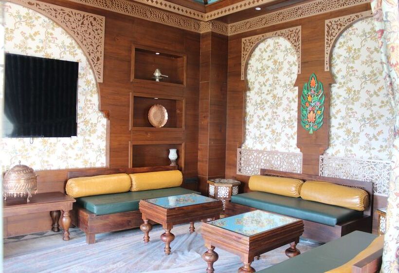 בית מלון כפרי Welcomheritage Grand, Srinagar