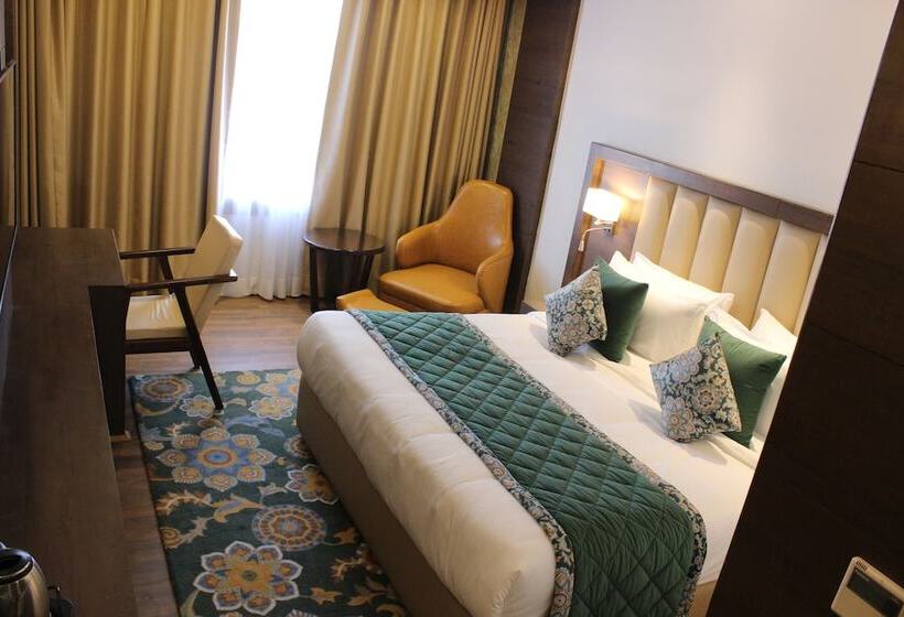 호텔 Welcomheritage Grand, Srinagar