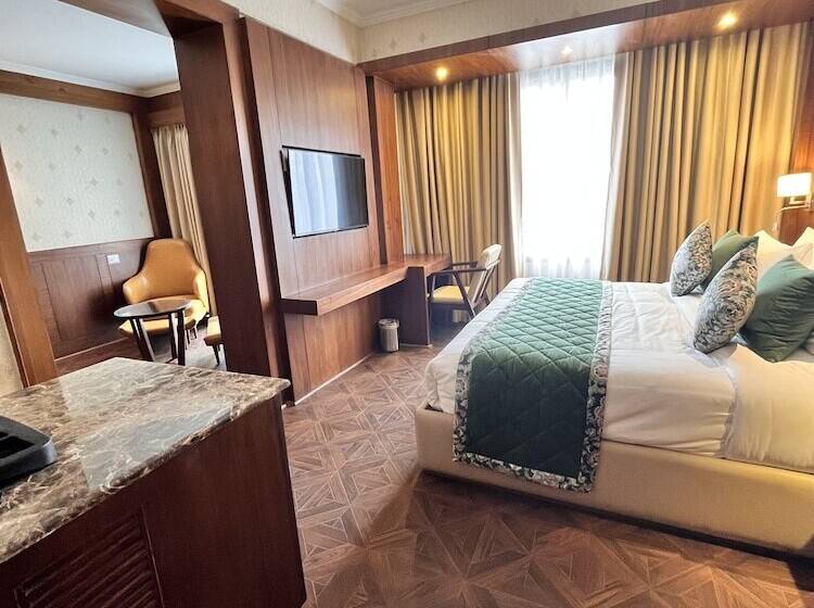 בית מלון כפרי Welcomheritage Grand, Srinagar