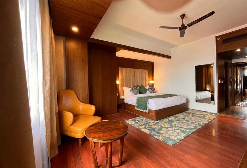 בית מלון כפרי Welcomheritage Grand, Srinagar