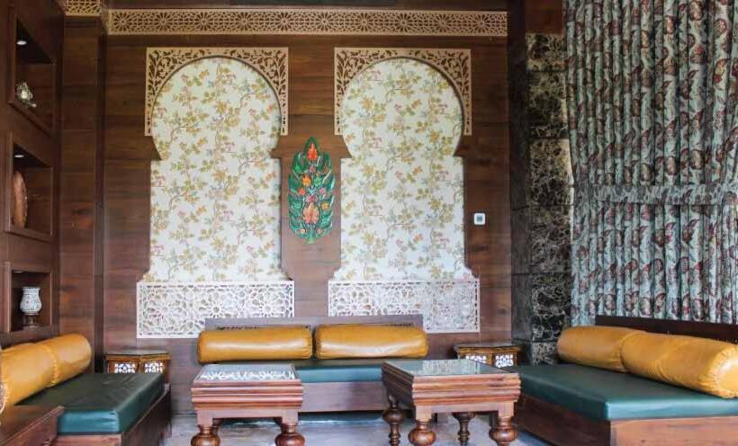 Hotel Welcomheritage Grand, Srinagar