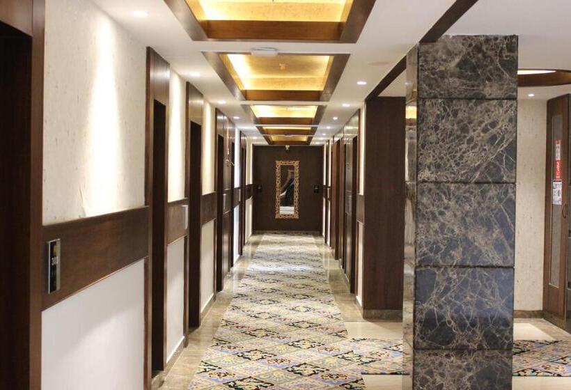 호텔 Welcomheritage Grand, Srinagar