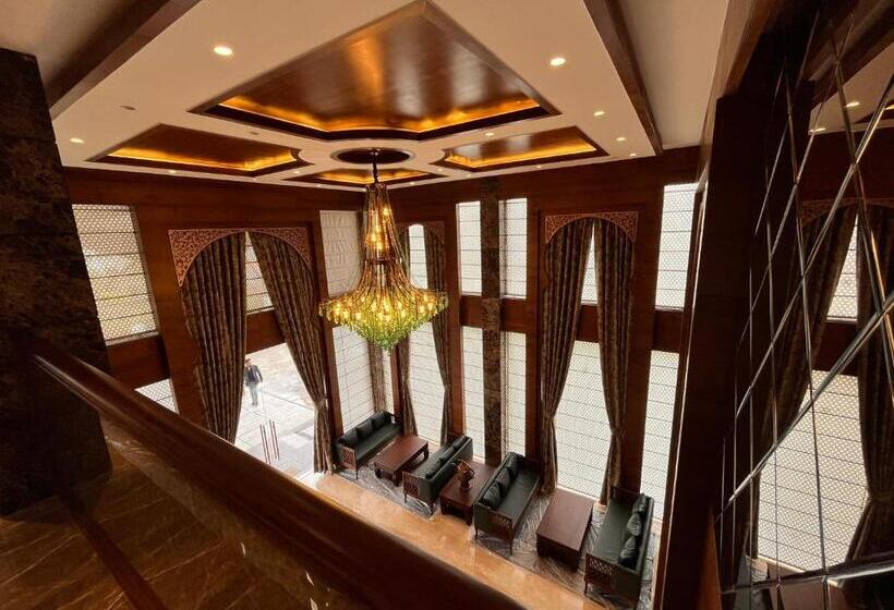 호텔 Welcomheritage Grand, Srinagar