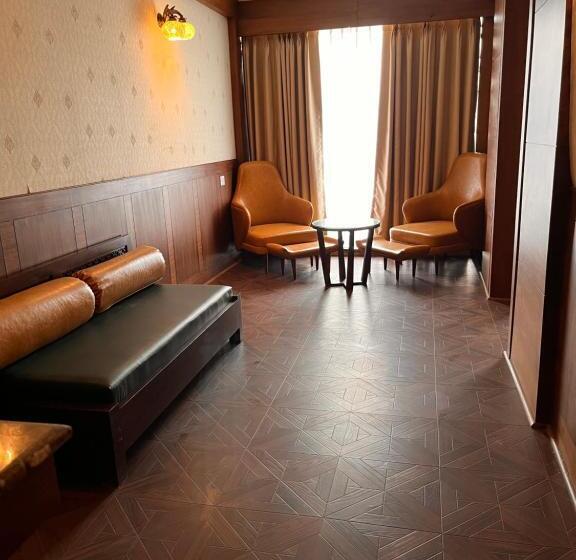 Hotel Welcomheritage Grand, Srinagar