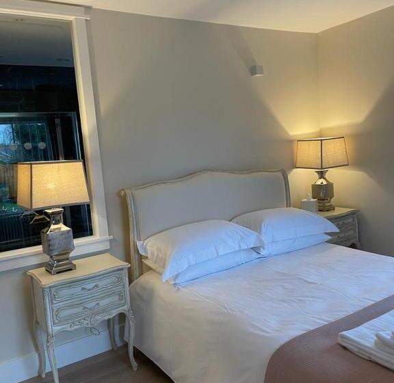 Moulton Lawn House B&b