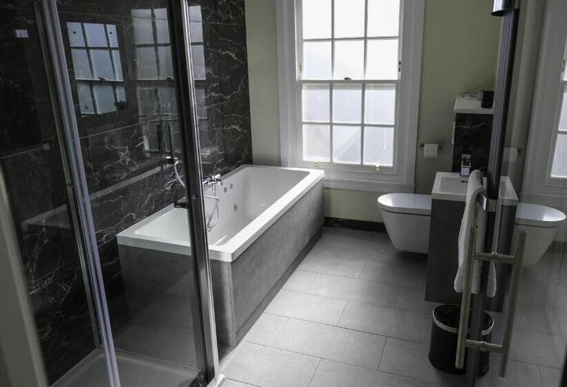 Moulton Lawn House B&b