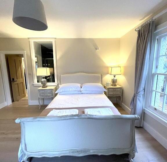 Moulton Lawn House B&b