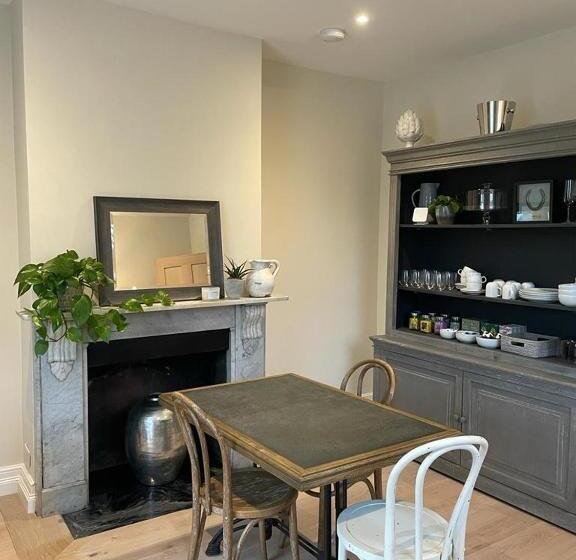 Moulton Lawn House B&b