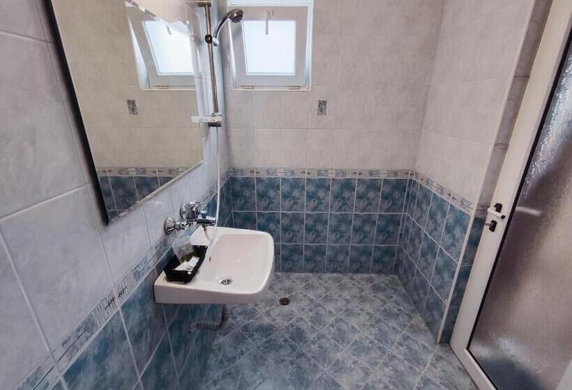 膳宿费 Amore Obzor