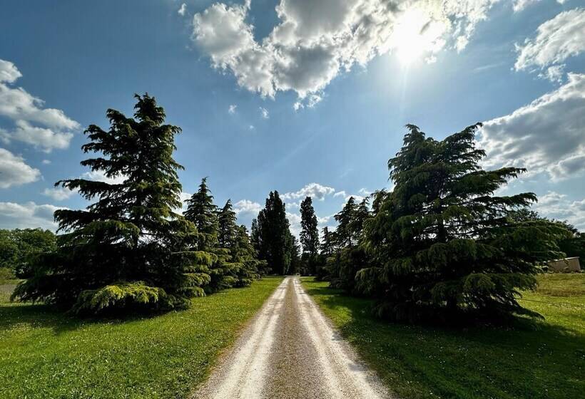 پانسیون Domaine De Couilleuse