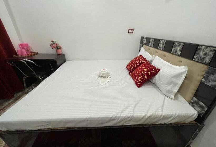 ペンション Govind Atithi Grah