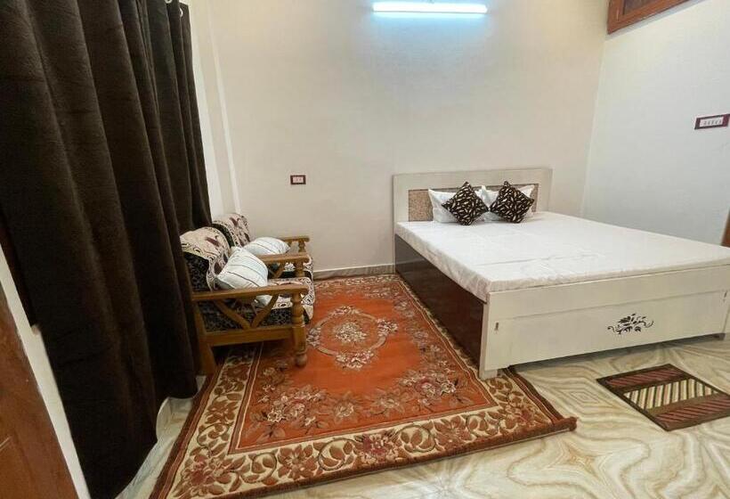 ペンション Govind Atithi Grah