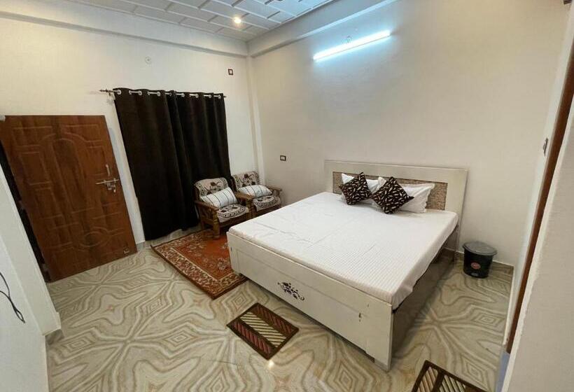 ペンション Govind Atithi Grah