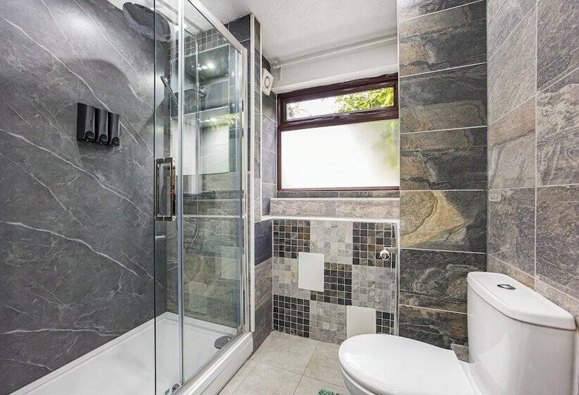 膳宿费 Verv London Stratford