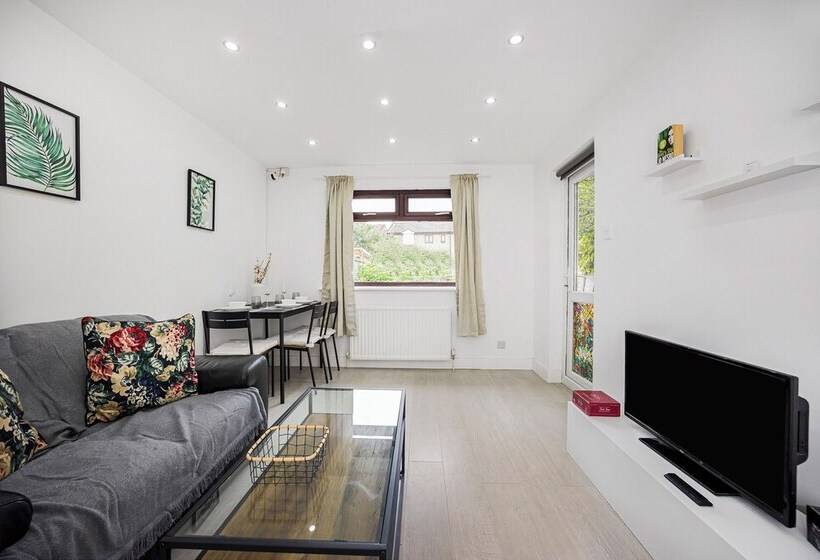 膳宿费 Verv London Stratford