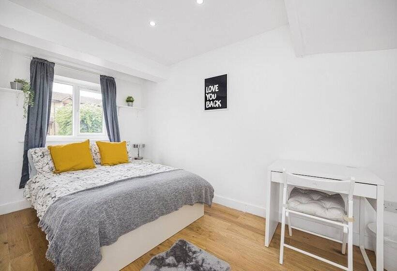 膳宿费 Verv London Stratford