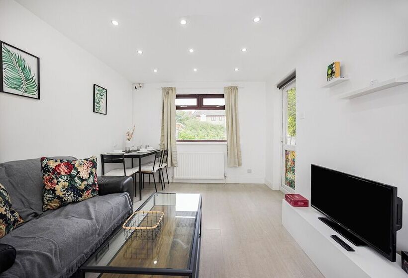 膳宿费 Verv London Stratford