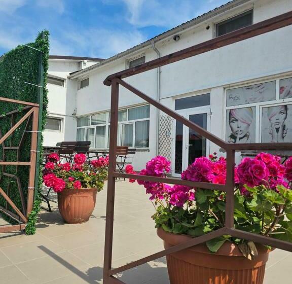 بنسيون Vila Angelys