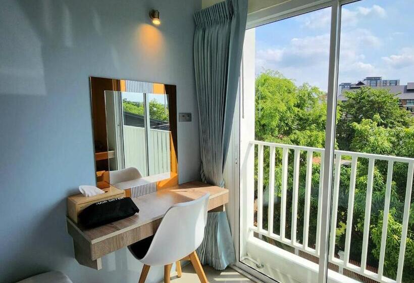 فندق صغير 98 Tower Chiang Mai