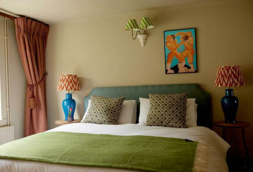 旅馆 The Queen S Head