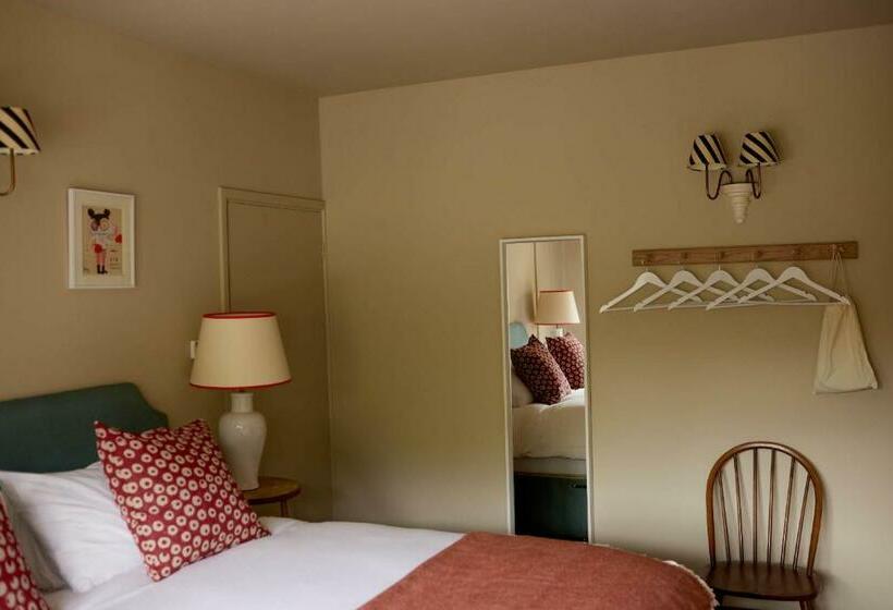 旅馆 The Queen S Head