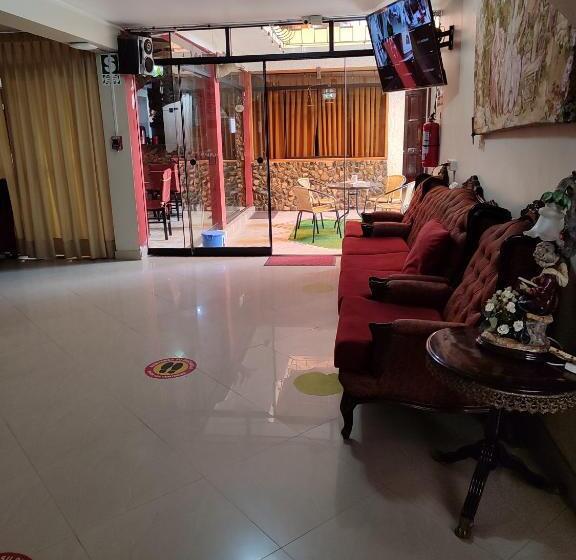 تختخواب و صبحانه Andean Hostel