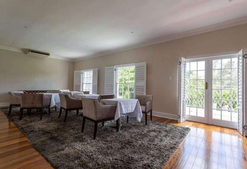 ホテル Akamah Estate