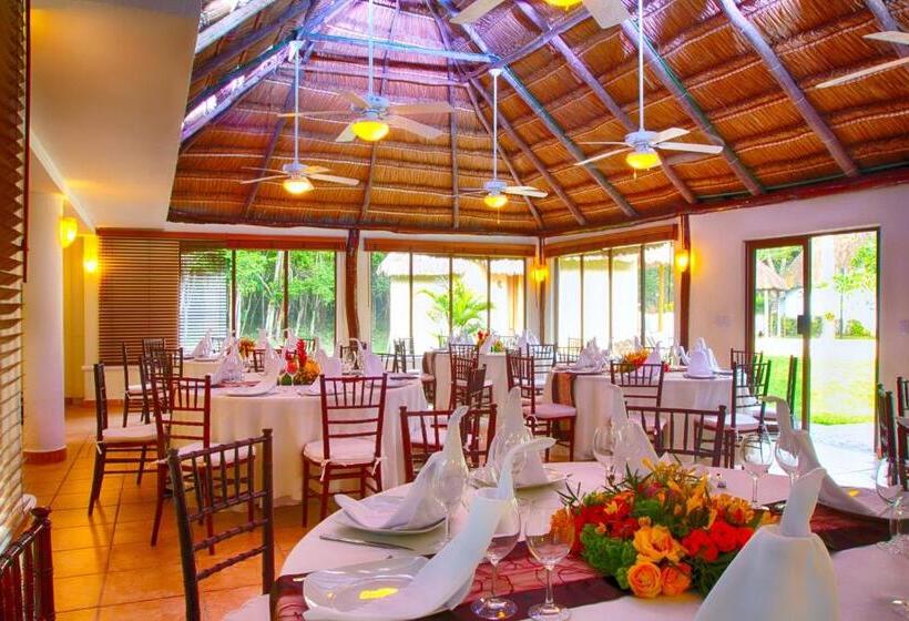 فندق Chicanna Ecovillage Resort