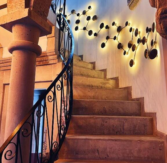 酒店 Four Mansions