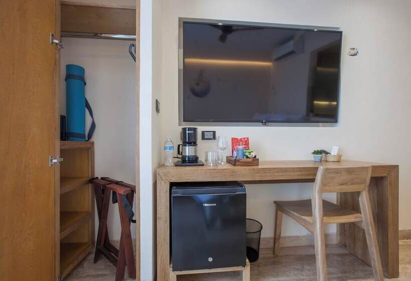 Отель Malecón 1680